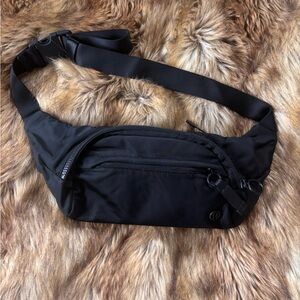 lululemon Black Belt Bag Crossbody | Everywhere Style